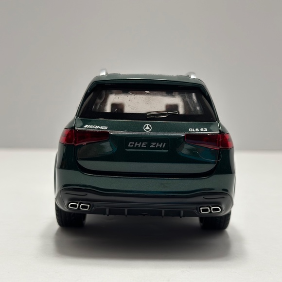 1:24 Mercedes-Benz GLS63 AMG DIECAST with led headlight and taillight Green - Picture 3 of 9